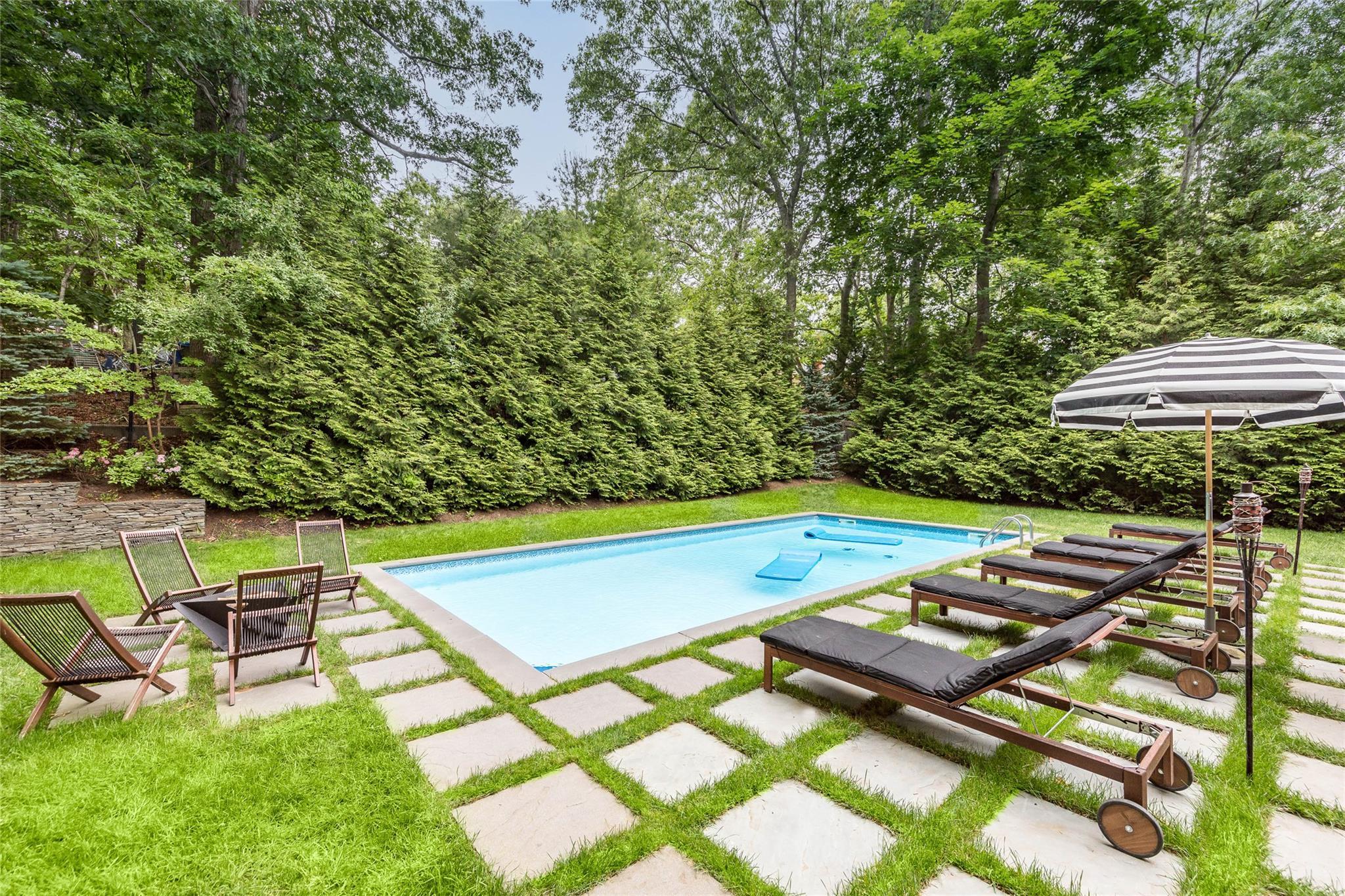 Single Family Hillside  Suffolk County, NY 11963, MLS-868361-2