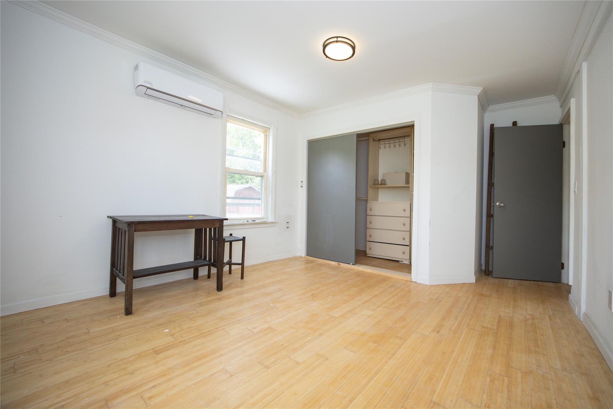 Single Family King  Out Of Area, NY 01201, MLS-868368-19