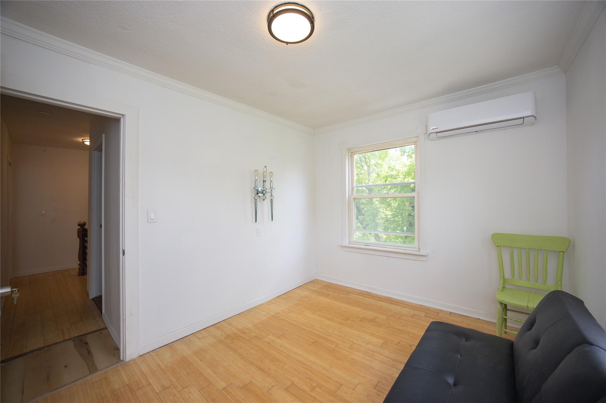 Single Family King  Out Of Area, NY 01201, MLS-868368-22
