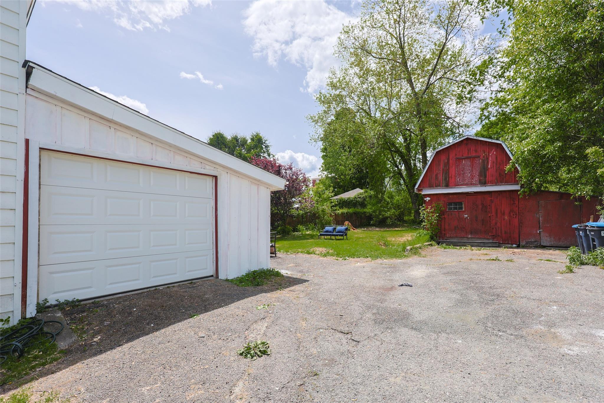 Single Family King  Out Of Area, NY 01201, MLS-868368-25