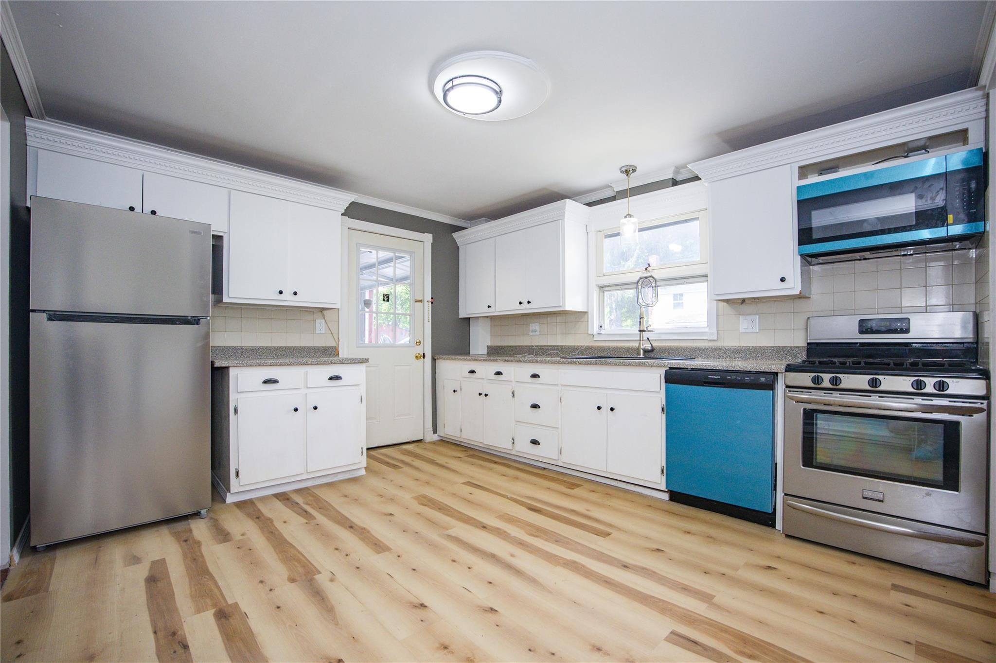 Single Family King  Out Of Area, NY 01201, MLS-868368-3