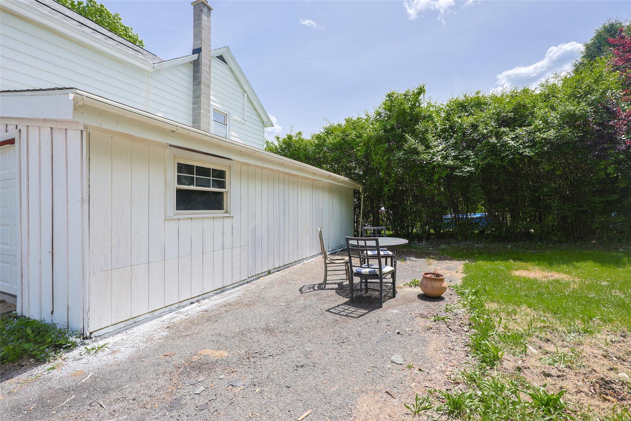 Single Family King  Out Of Area, NY 01201, MLS-868368-33