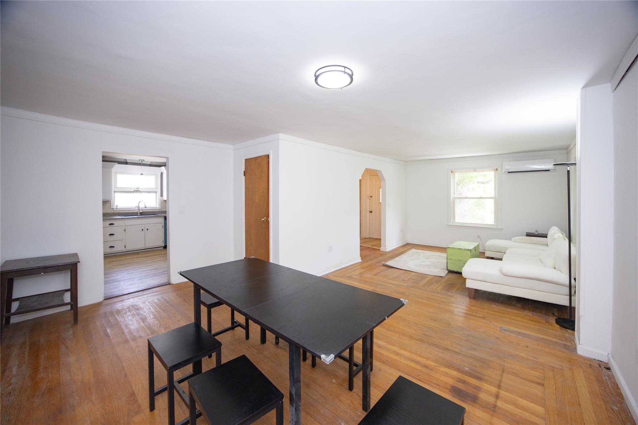 Single Family King  Out Of Area, NY 01201, MLS-868368-8