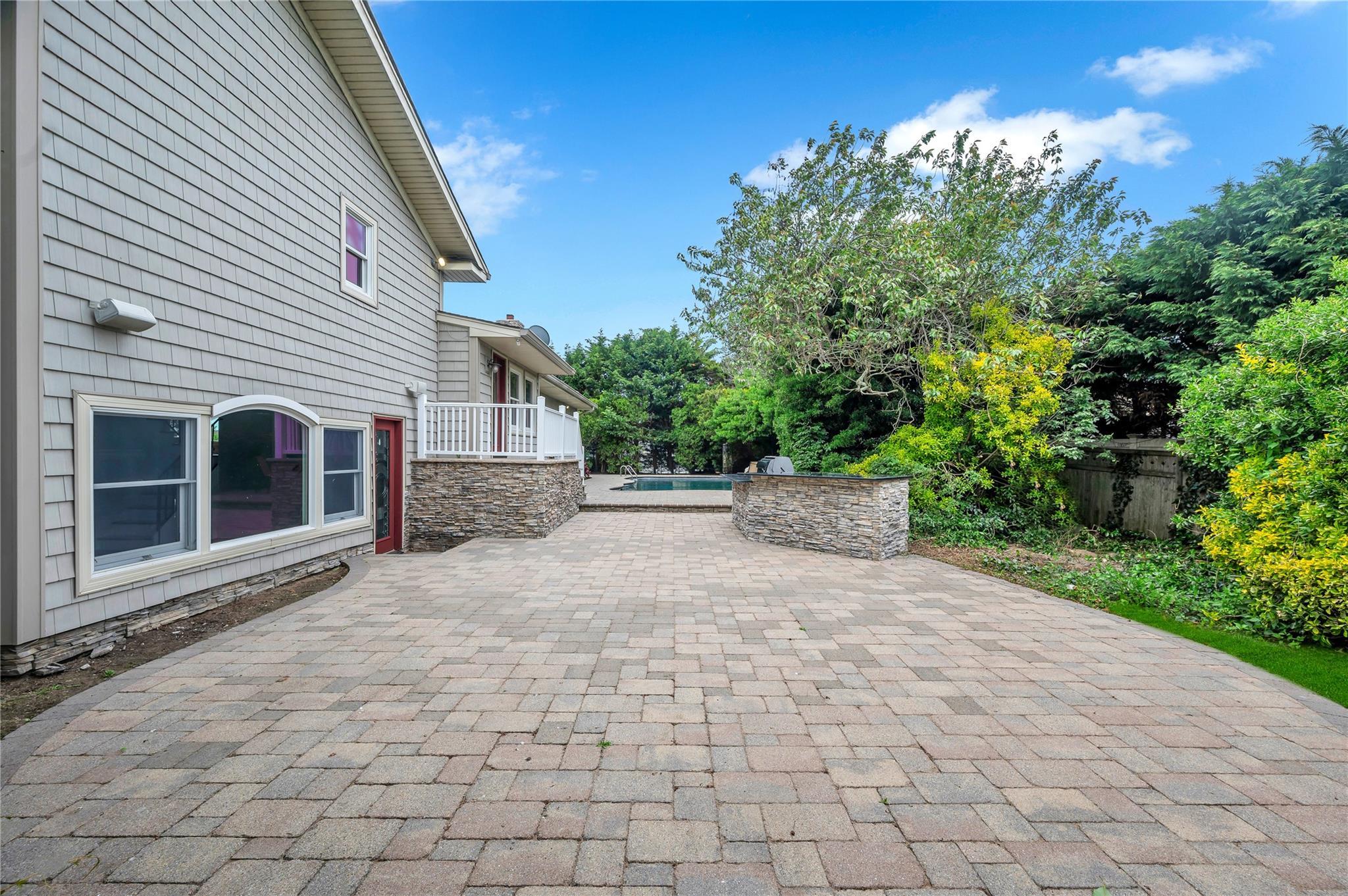 Single Family Riviera  Nassau County, NY 11758, MLS-868391-7