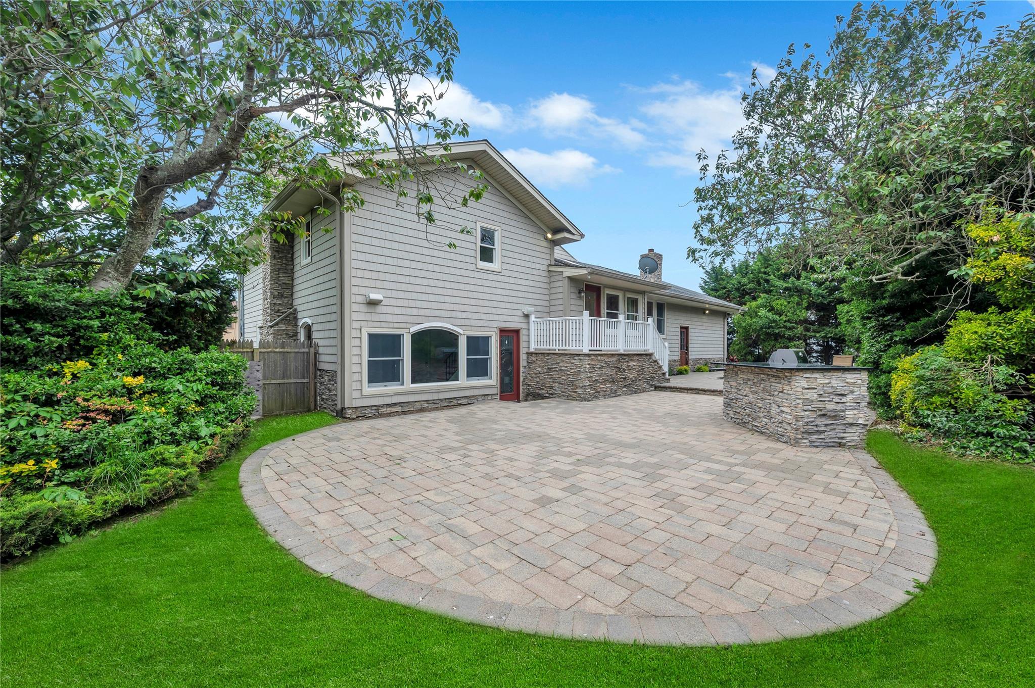 Single Family Riviera  Nassau County, NY 11758, MLS-868391-8