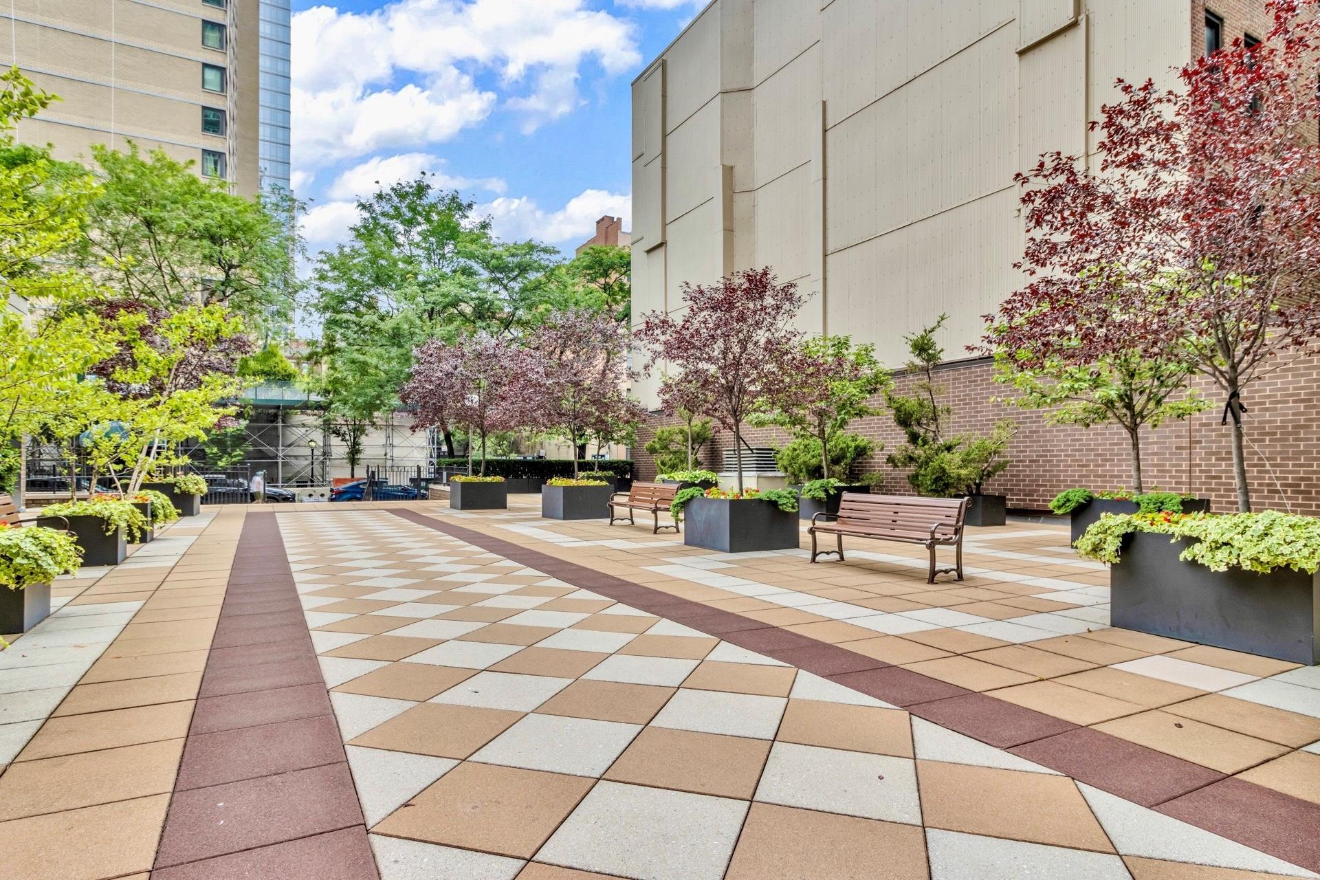 Apartment 93rd  Manhattan, NY 10128, MLS-868398-22