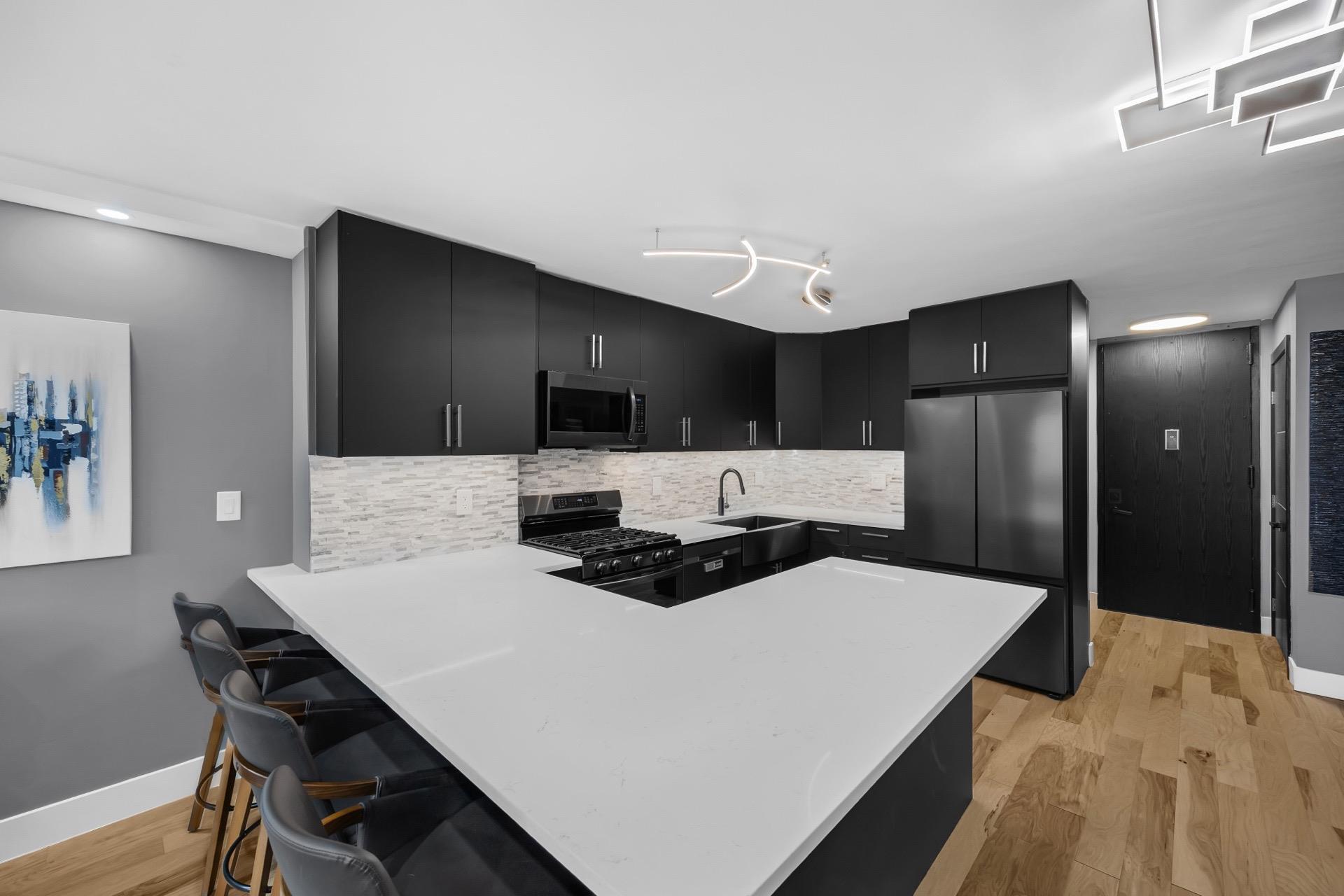 Apartment 93rd  Manhattan, NY 10128, MLS-868398-4
