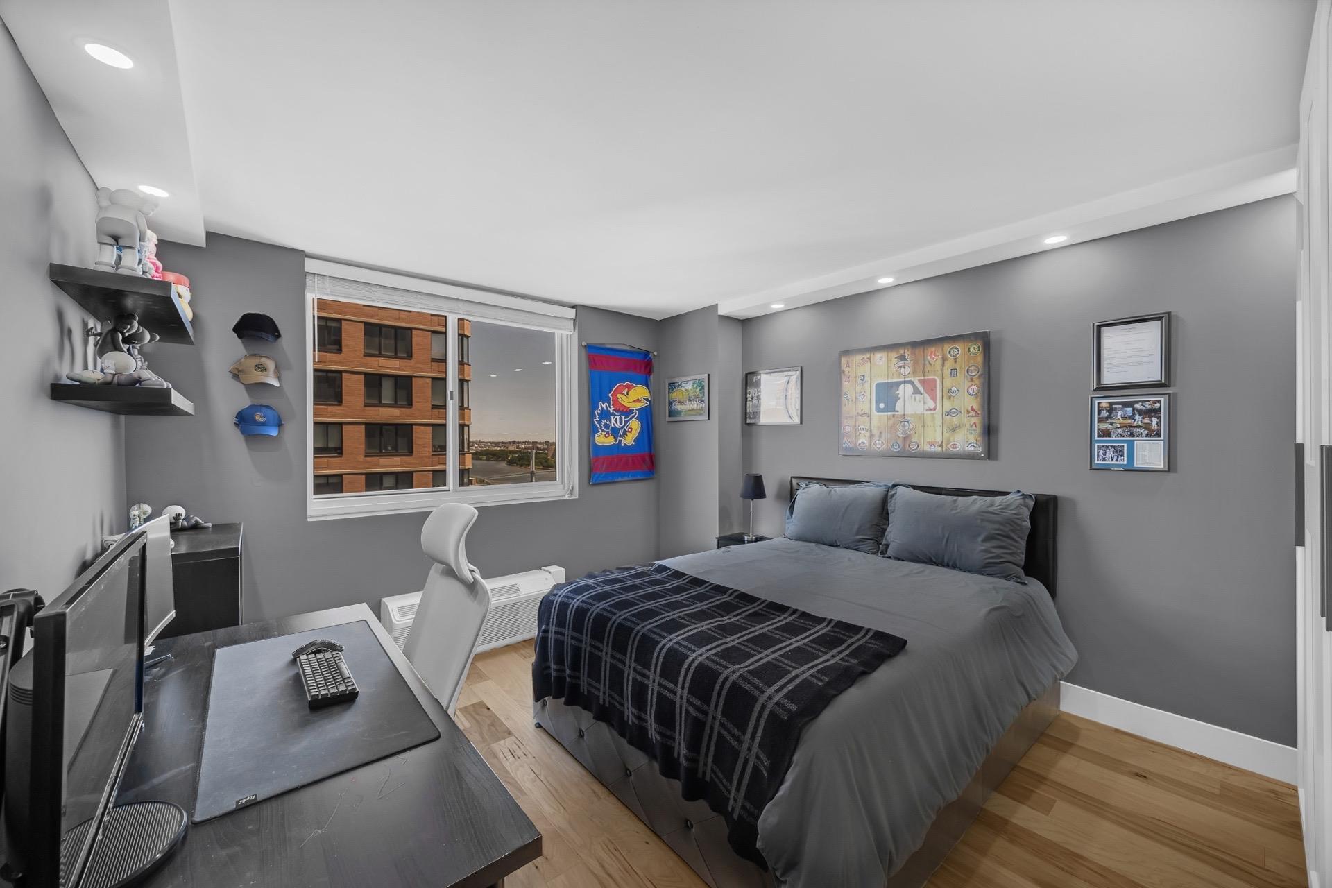 Apartment 93rd  Manhattan, NY 10128, MLS-868398-7
