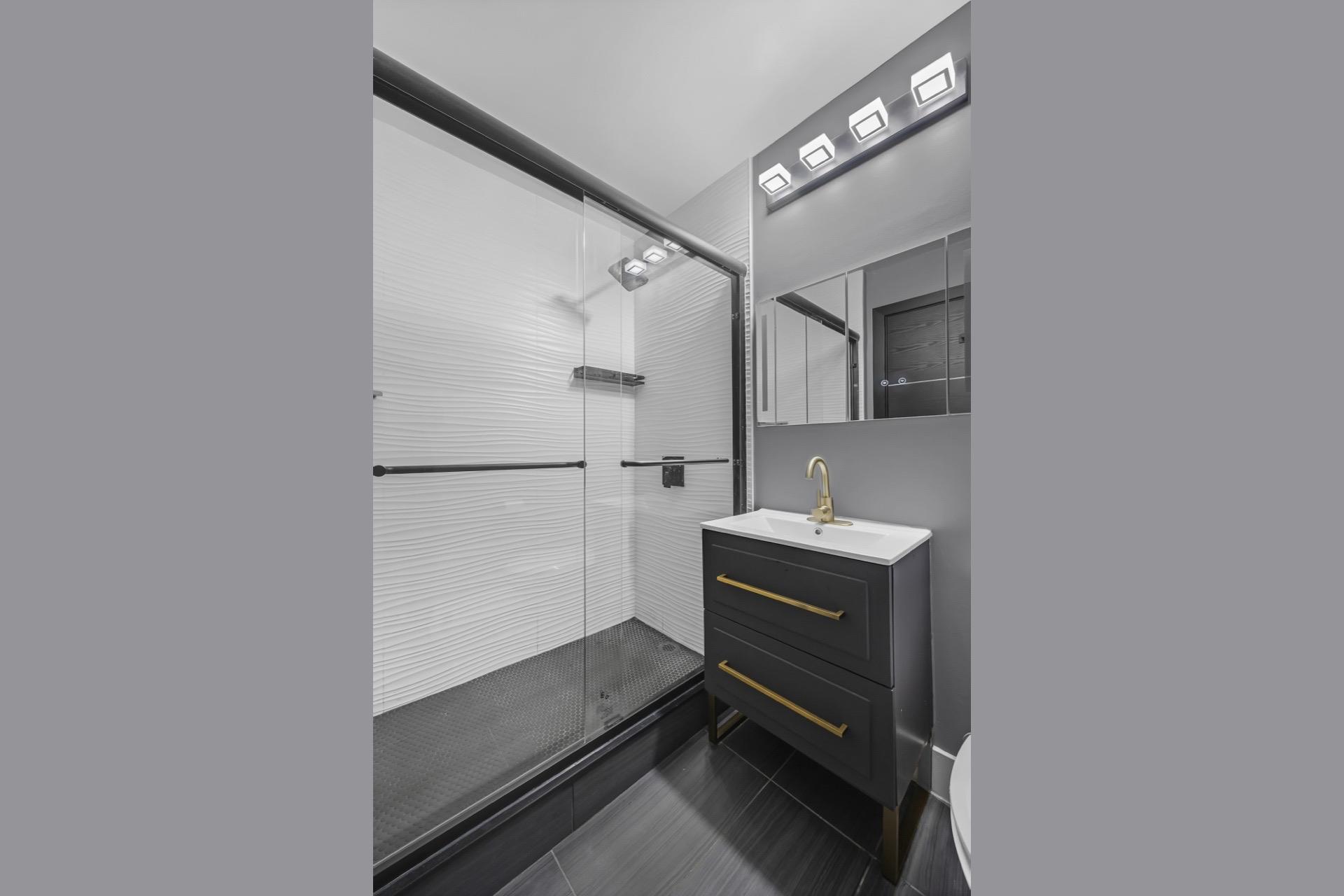Apartment 93rd  Manhattan, NY 10128, MLS-868398-8