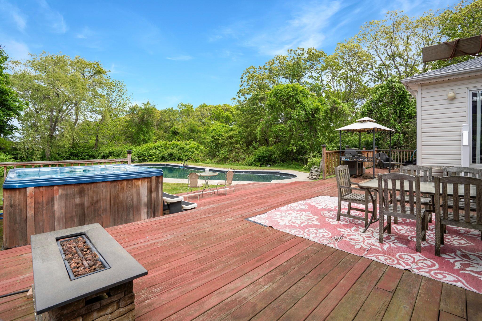 Single Family Country  Suffolk County, NY 11978, MLS-868417-22