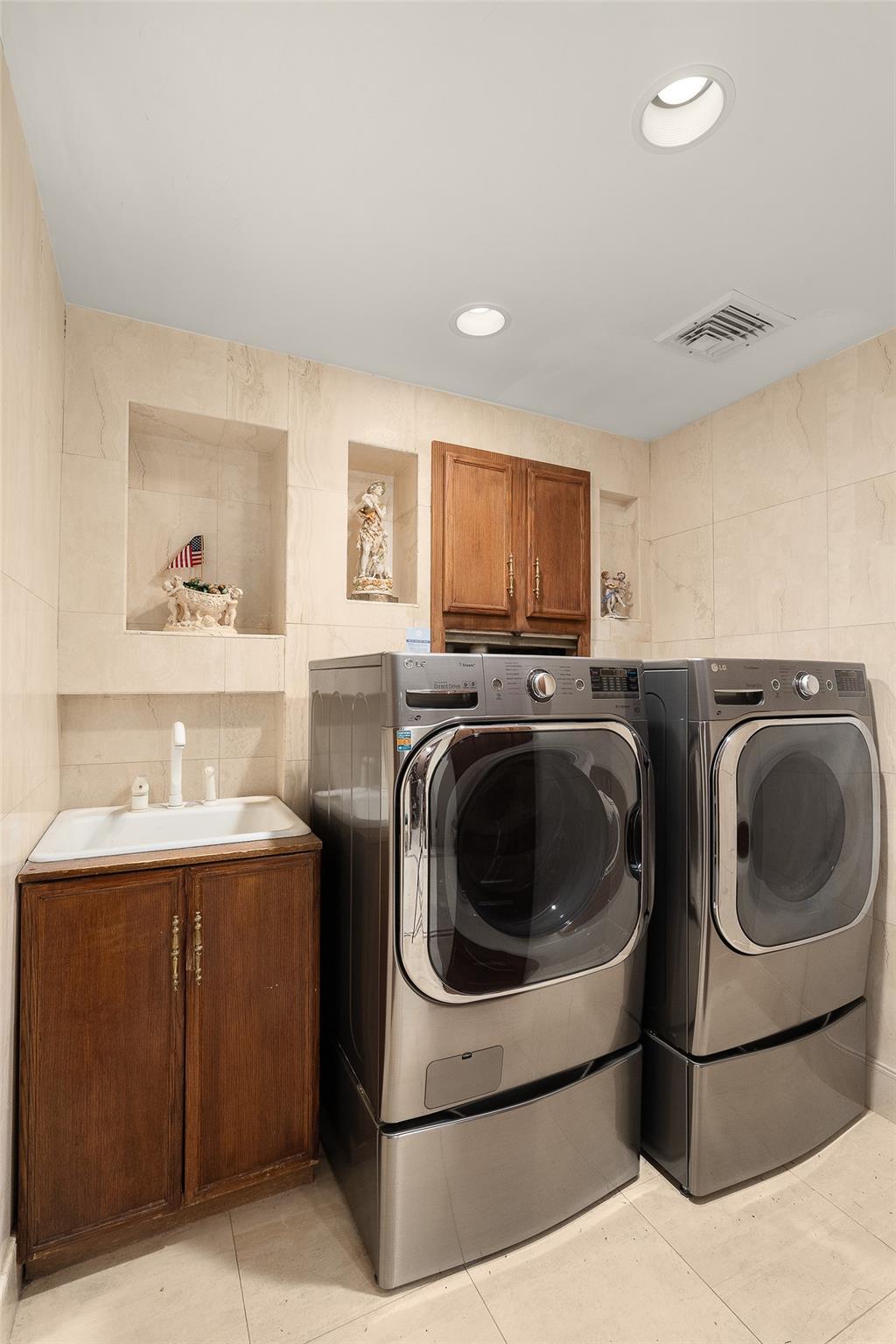 Single Family Woodside Nassau County, NY 11557, MLS-868430-18