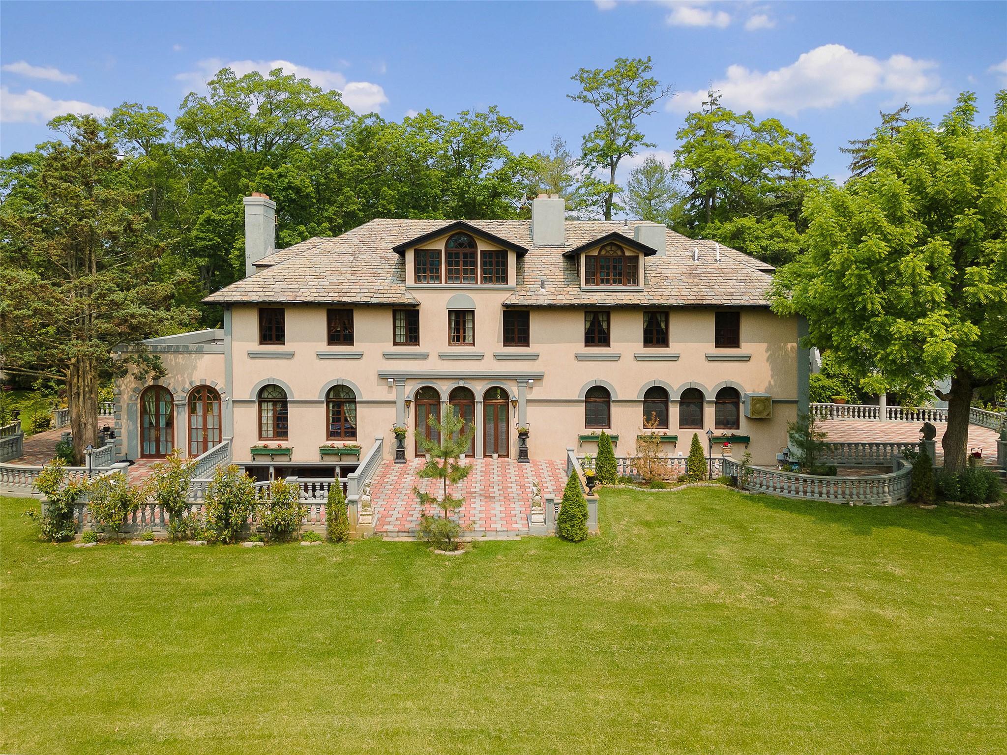 Single Family Woodside Nassau County, NY 11557, MLS-868430-21