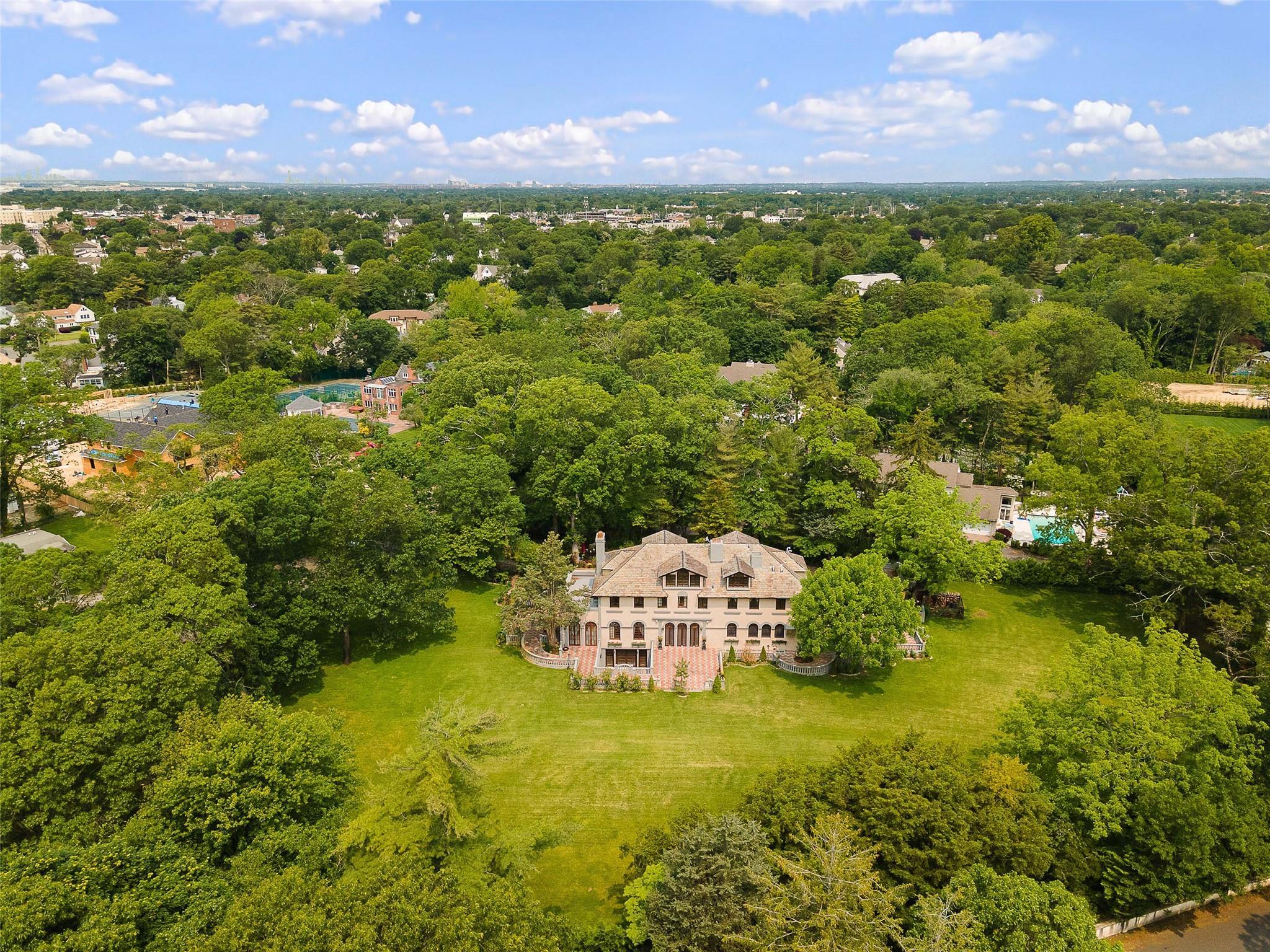 Single Family Woodside Nassau County, NY 11557, MLS-868430-23