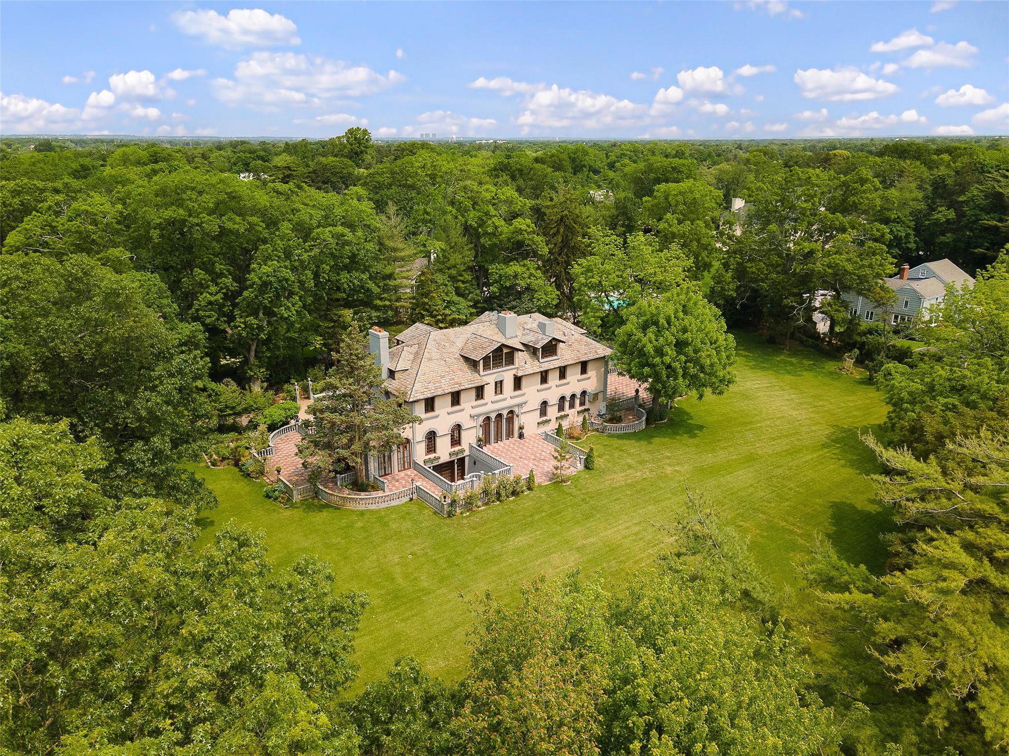 Single Family Woodside Nassau County, NY 11557, MLS-868430-24