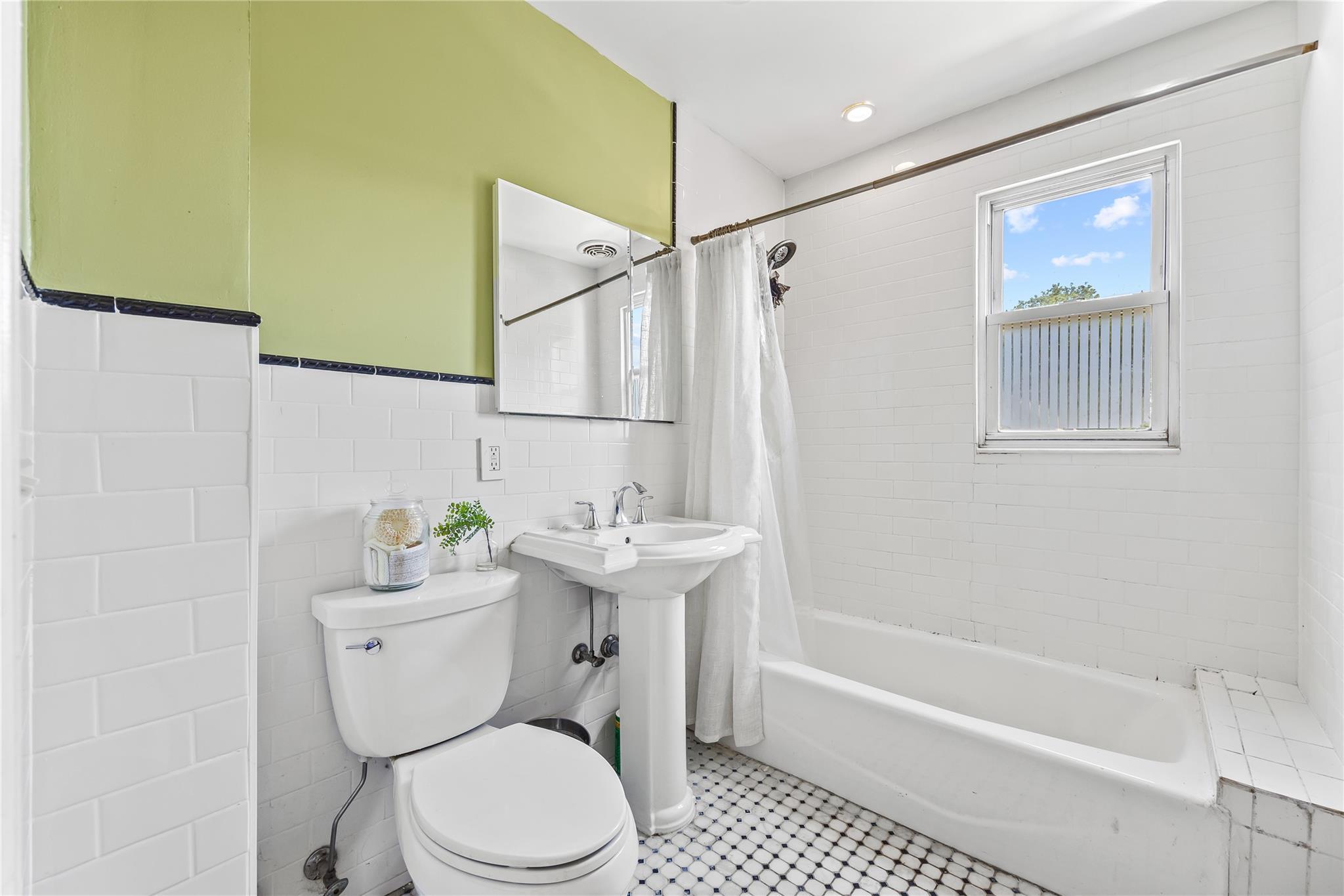 Single Family Olcott  Queens, NY 11375, MLS-868434-19
