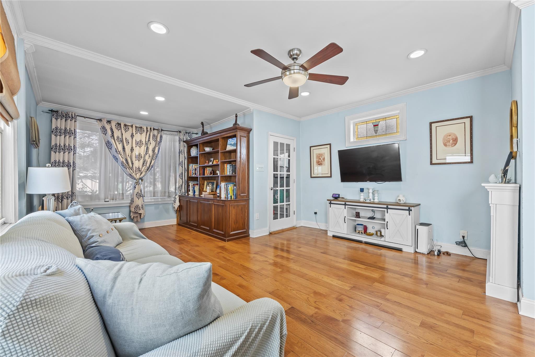 Single Family Olcott  Queens, NY 11375, MLS-868434-3
