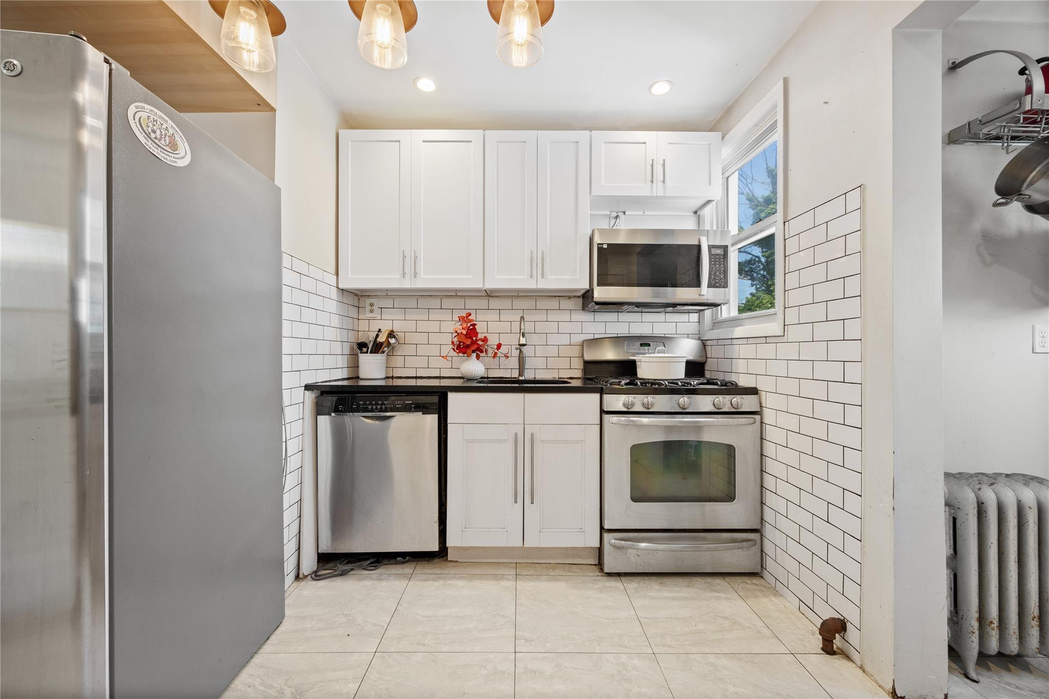 Single Family Olcott  Queens, NY 11375, MLS-868434-7