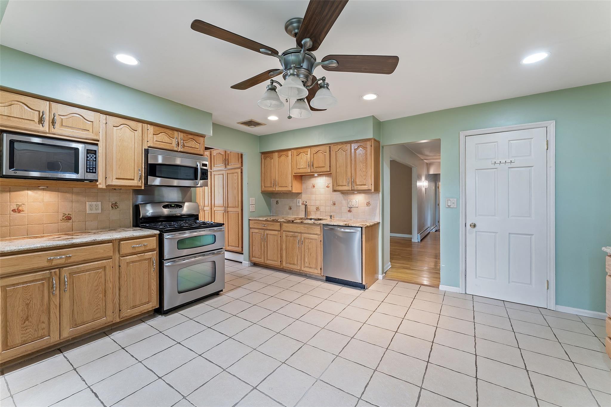 Single Family Stonehedge  Rockland County, NY 10994, MLS-868441-11