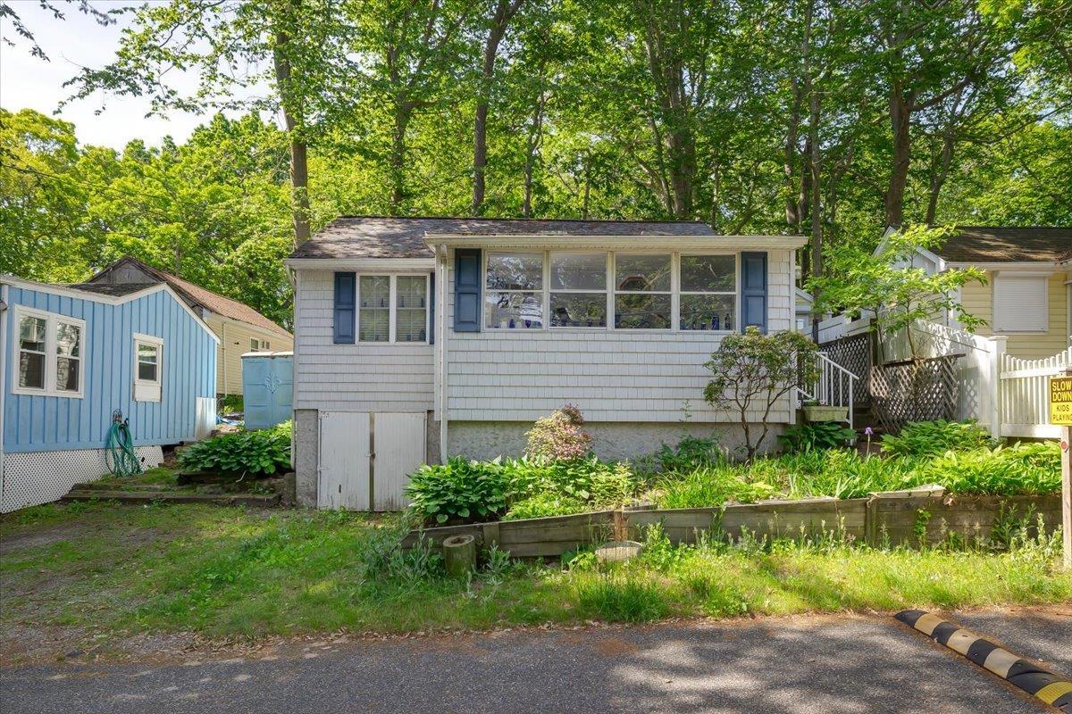Single Family Cottage  Suffolk County, NY 11933, MLS-868455-2