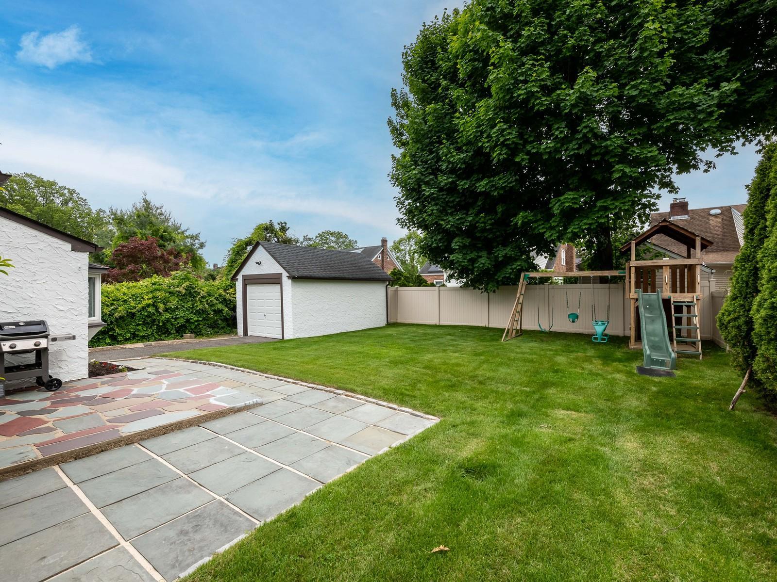 Single Family Webster  Nassau County, NY 11030, MLS-868458-32