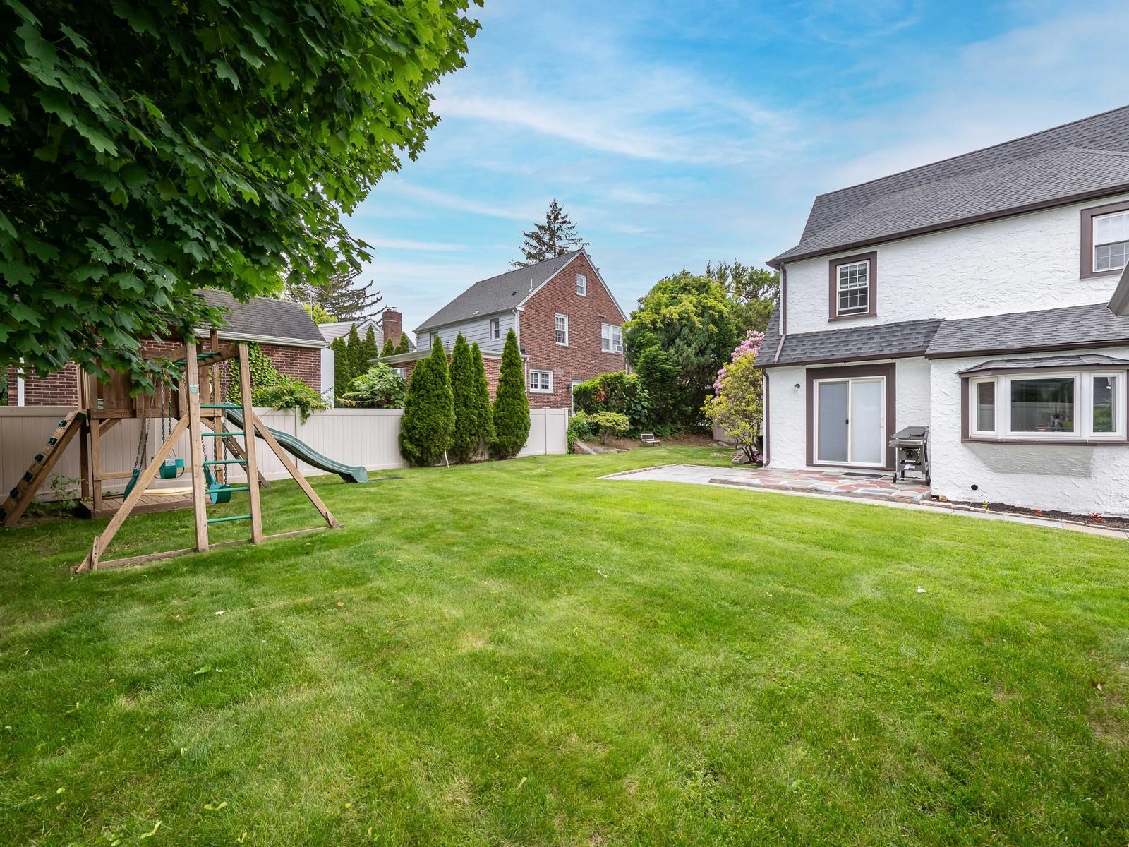 Single Family Webster  Nassau County, NY 11030, MLS-868458-34