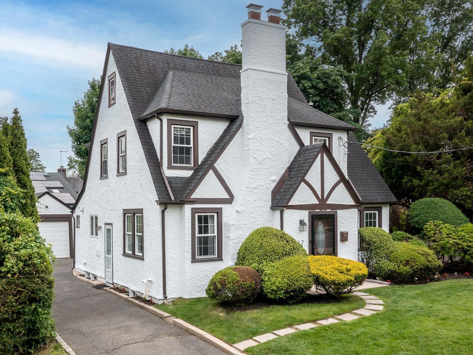 Single Family Webster  Nassau County, NY 11030, MLS-868458-37