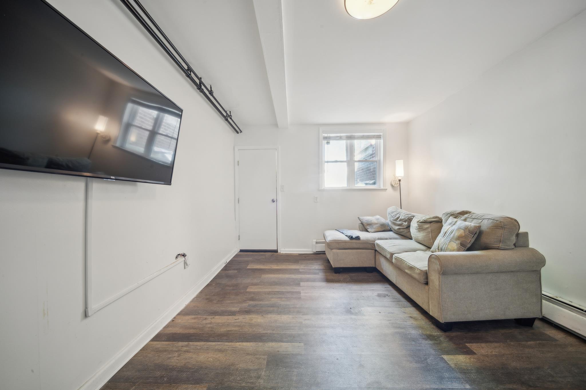 Single Family Waring  Bronx, NY 10469, MLS-868461-9