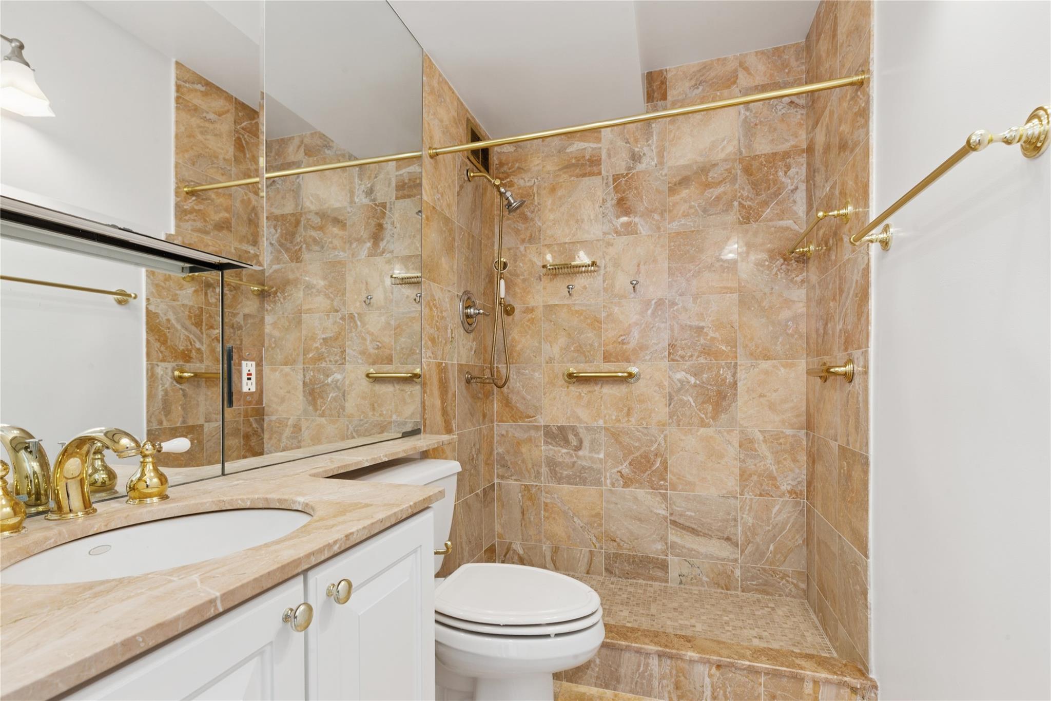 Apartment 63rd  Manhattan, NY 10065, MLS-868484-10