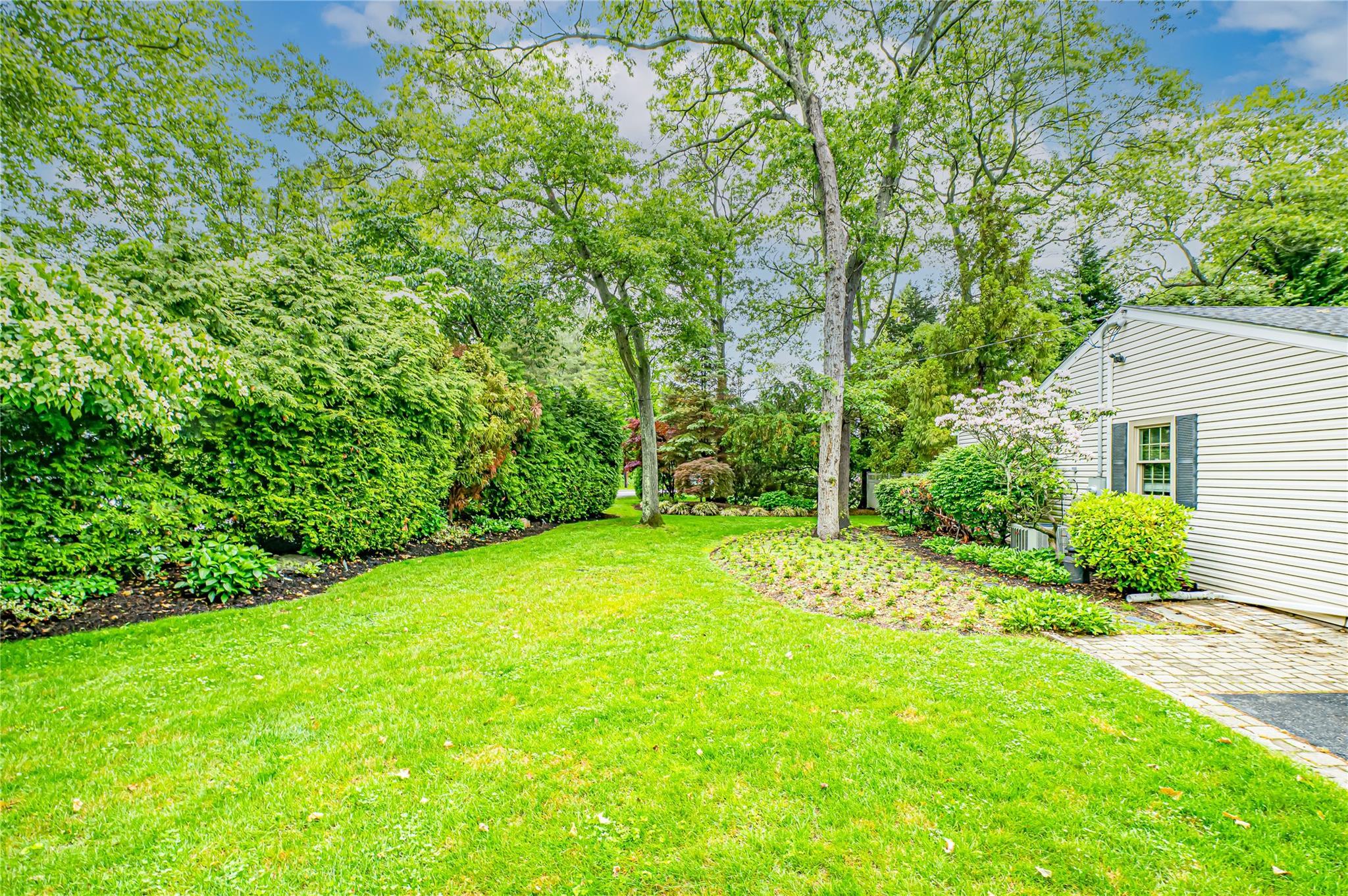 Single Family Idle Day  Suffolk County, NY 11721, MLS-868514-35