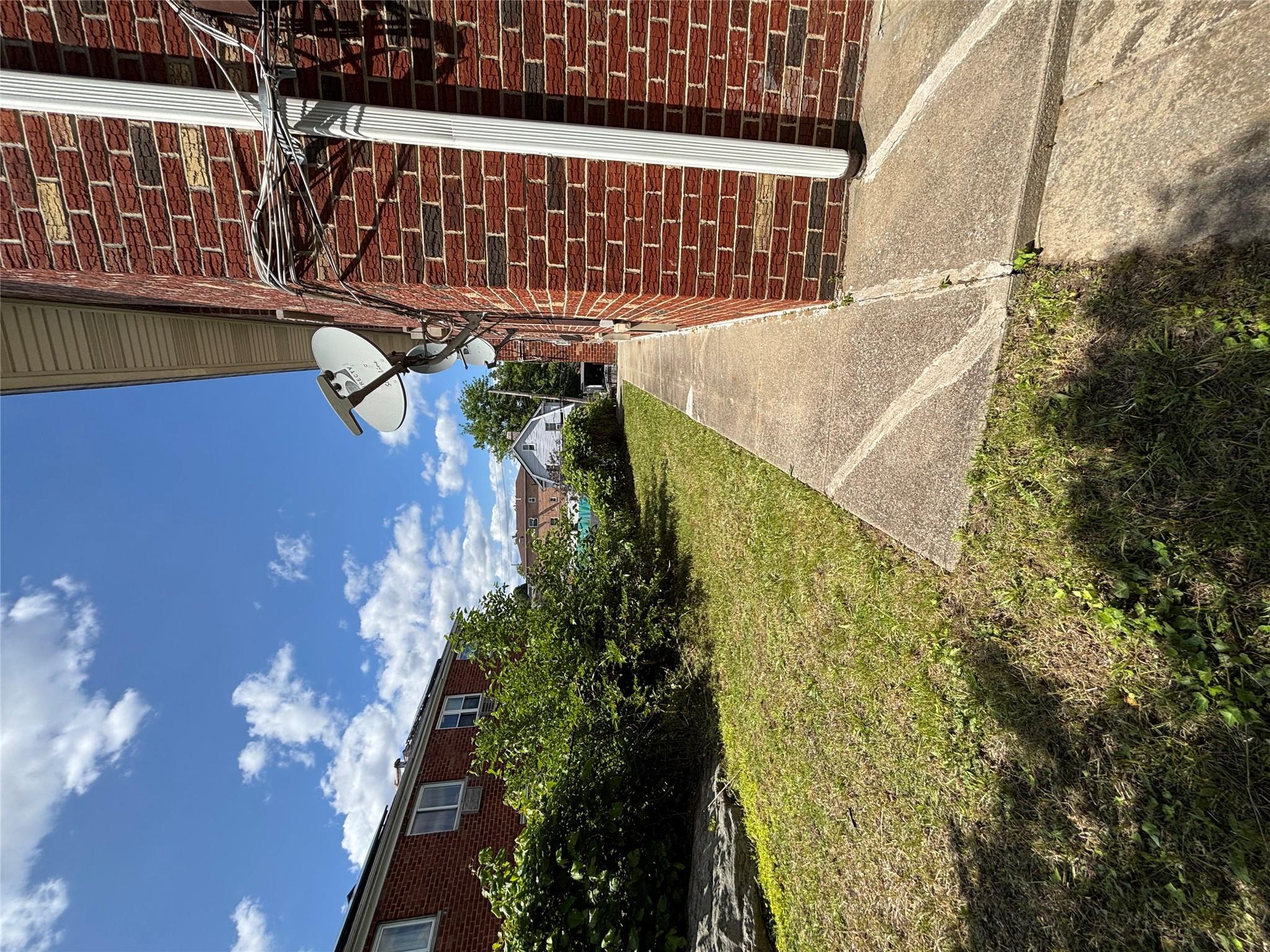 Single Family Light  Bronx, NY 10466, MLS-868545-11