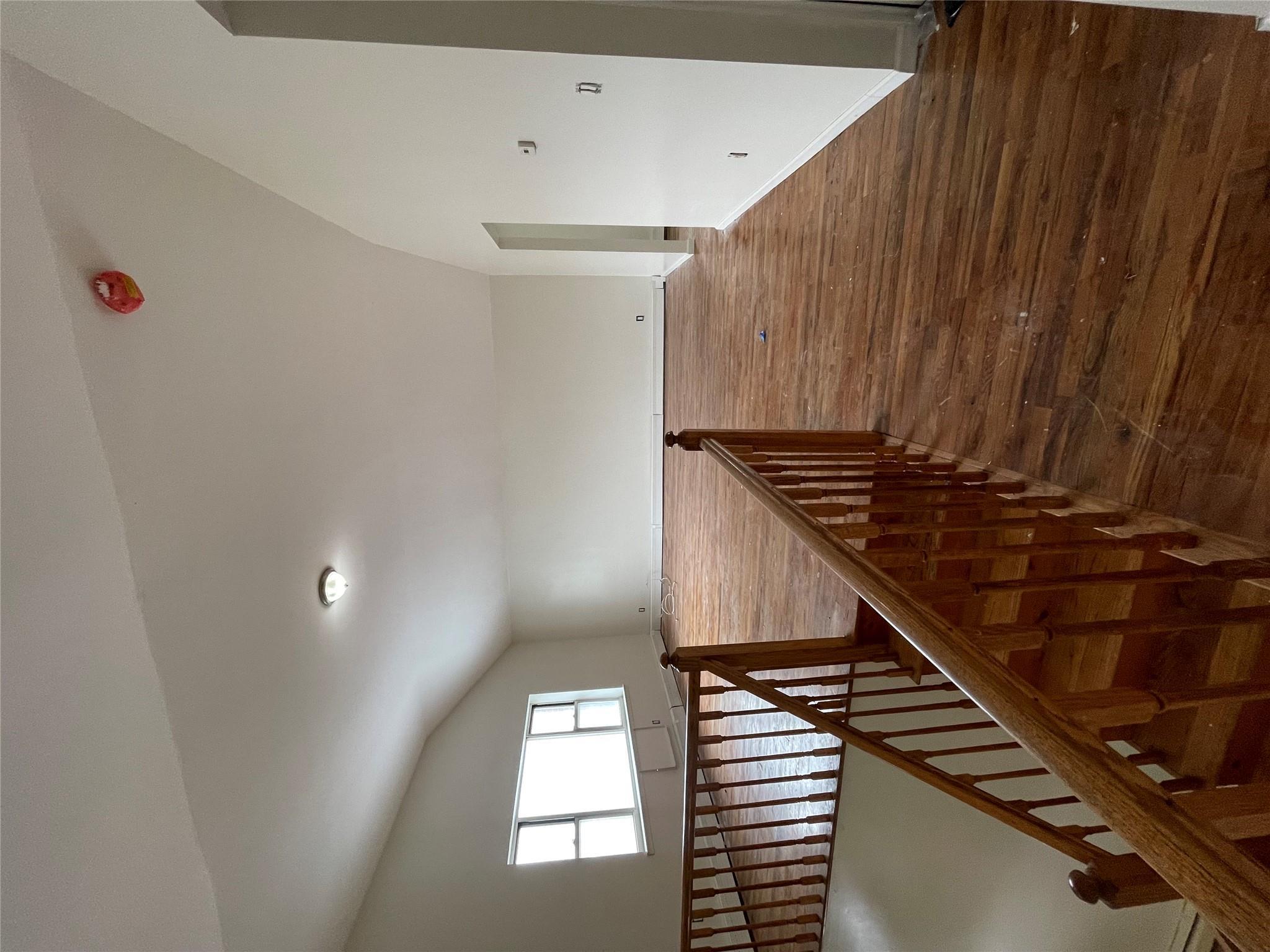 Single Family Light  Bronx, NY 10466, MLS-868545-28