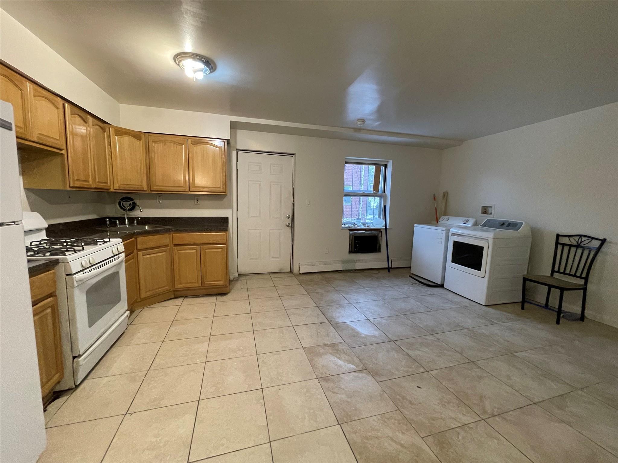 Single Family Light  Bronx, NY 10466, MLS-868545-34