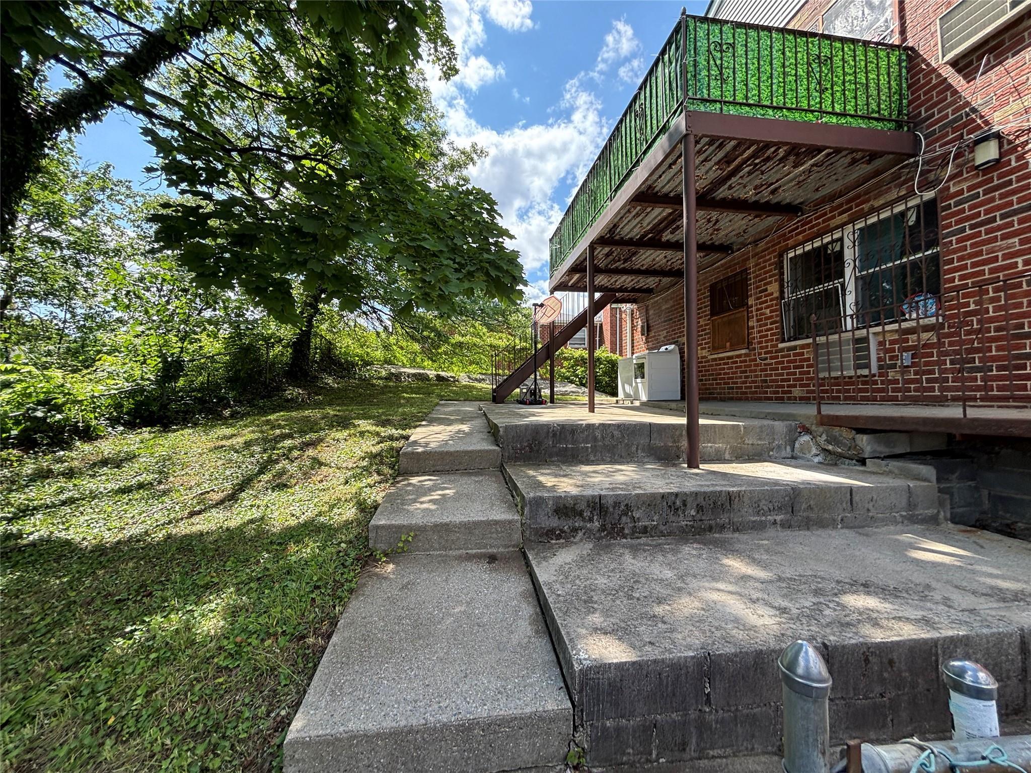 Single Family Light  Bronx, NY 10466, MLS-868545-6