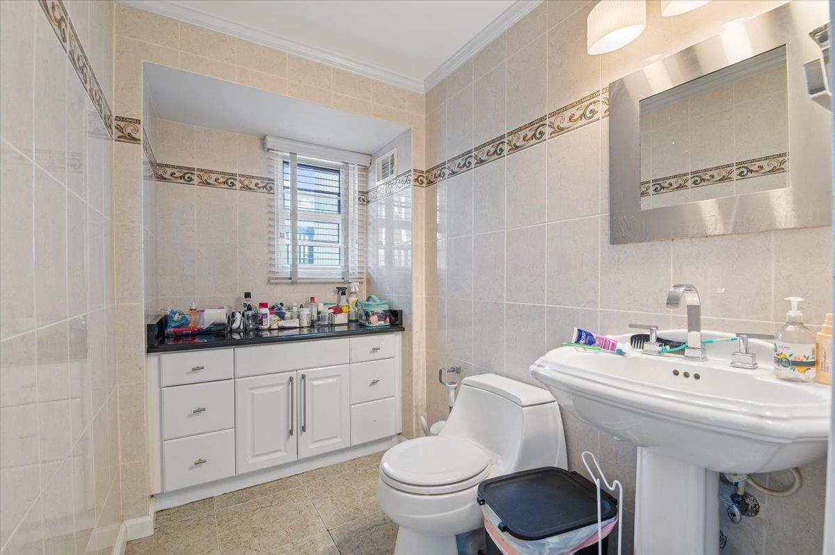 Single Family Derby Nassau County, NY 11598, MLS-868546-12