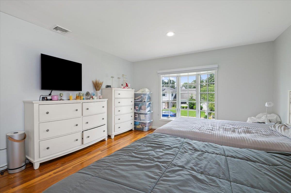 Single Family Derby Nassau County, NY 11598, MLS-868546-18