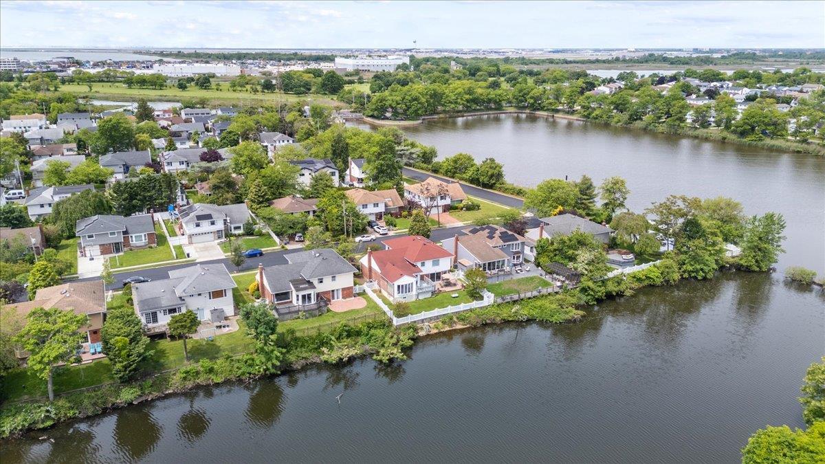 Single Family Derby Nassau County, NY 11598, MLS-868546-24