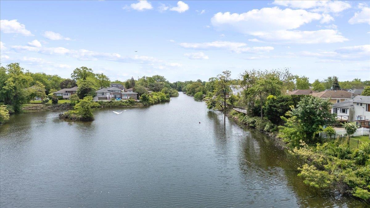 Single Family Derby Nassau County, NY 11598, MLS-868546-25