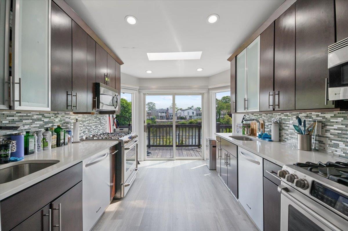 Single Family Derby Nassau County, NY 11598, MLS-868546-8