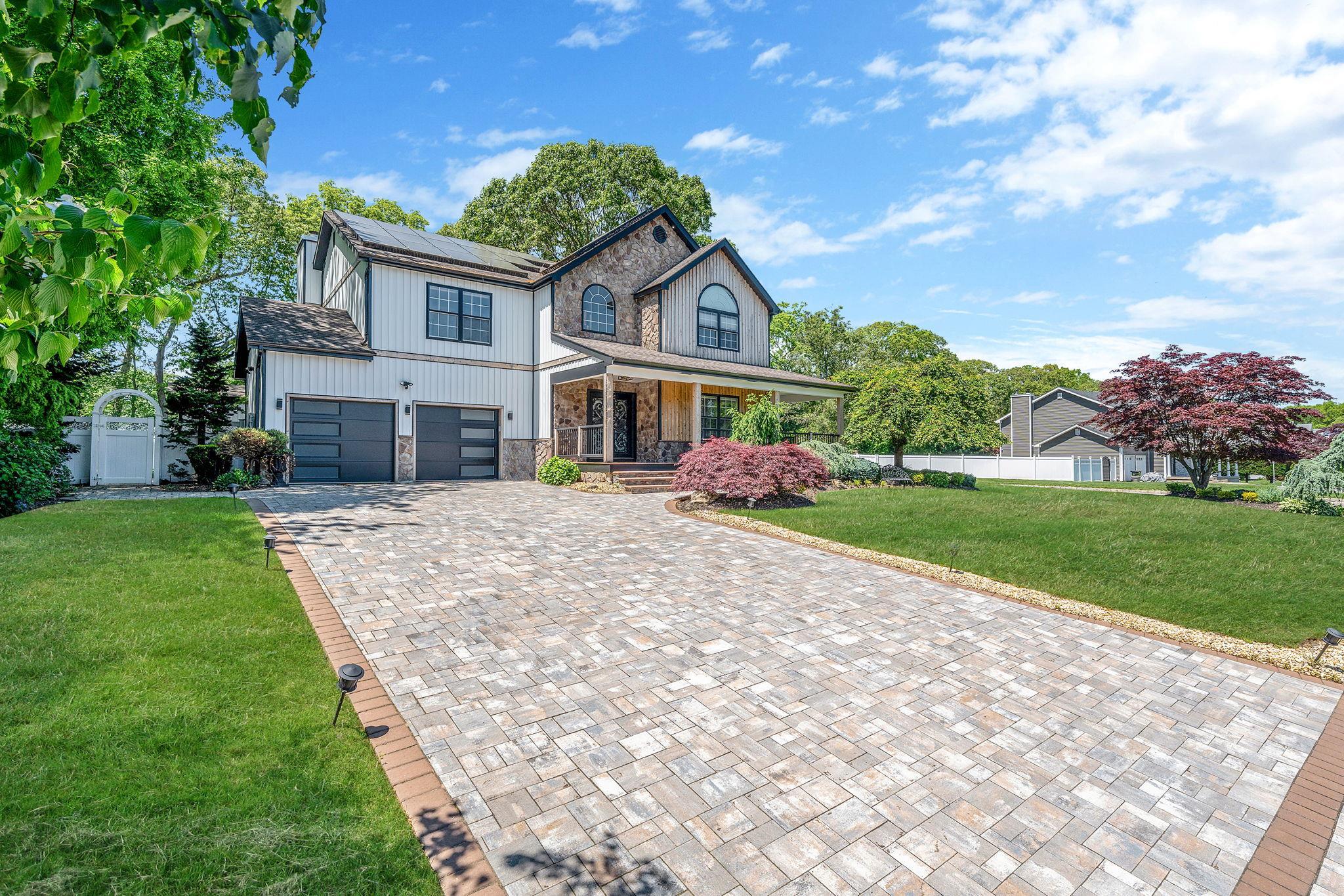 Single Family Hamilton  Suffolk County, NY 11755, MLS-868579-2