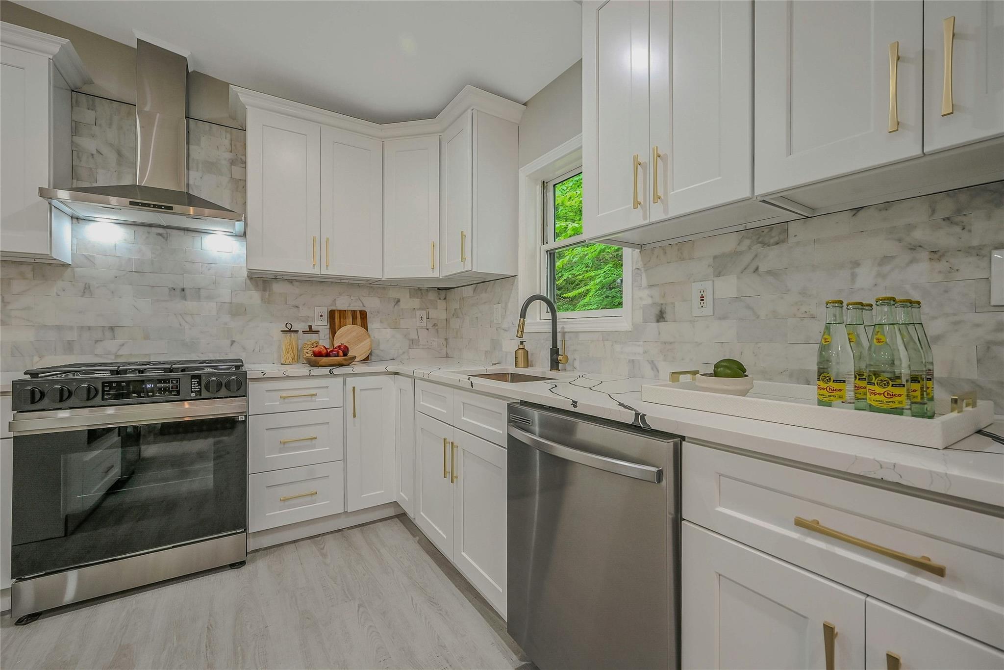 Single Family Bread And Cheese Hollow  Suffolk County, NY 11768, MLS-868594-11