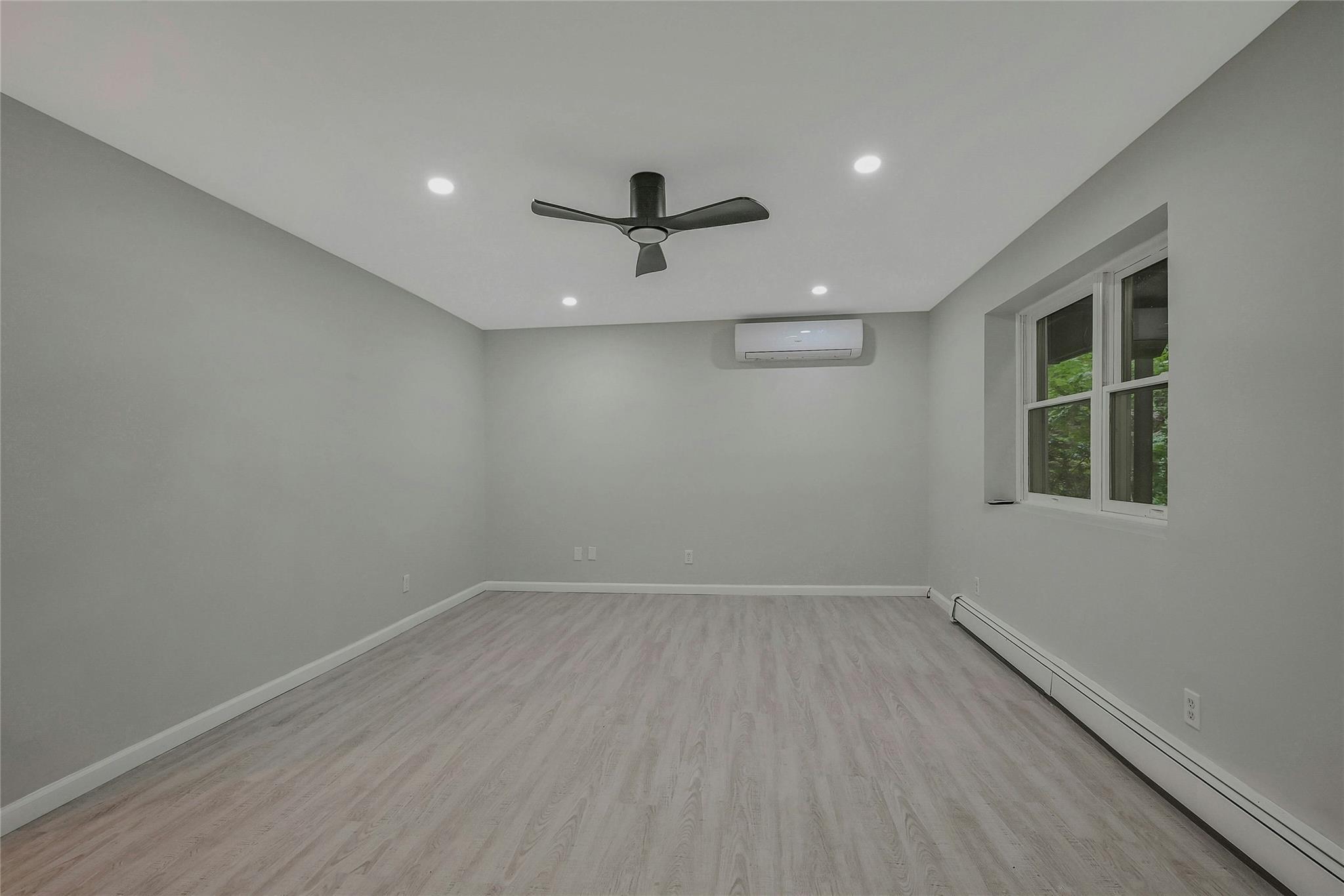 Single Family Bread And Cheese Hollow  Suffolk County, NY 11768, MLS-868594-31