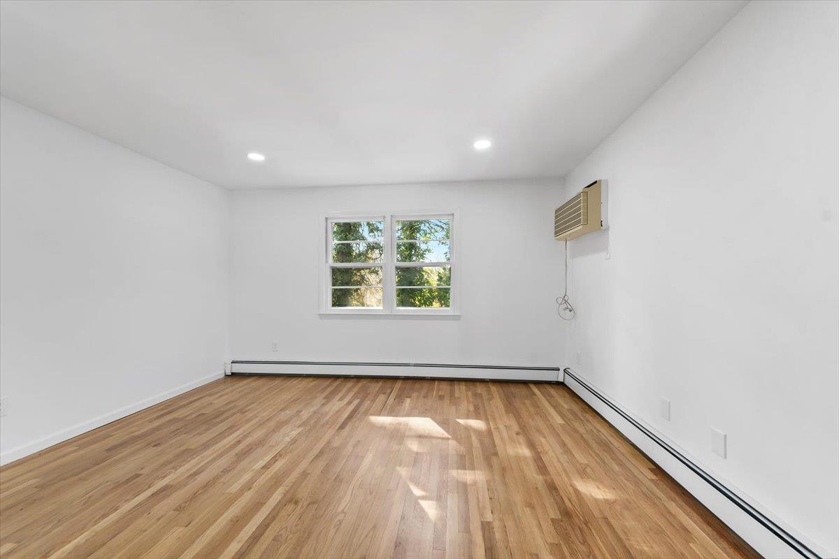 Single Family Mohawk  Westchester County, NY 10710, MLS-868657-12