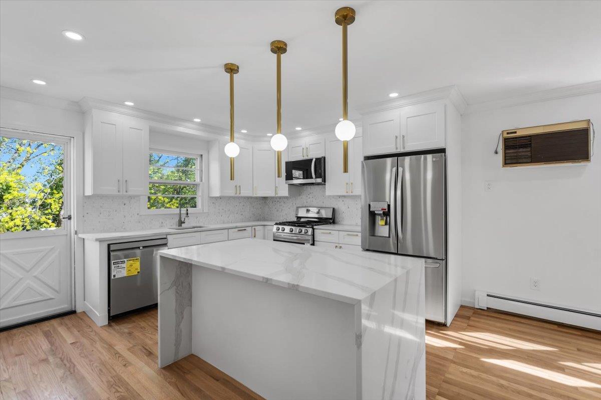 Single Family Mohawk  Westchester County, NY 10710, MLS-868657-6