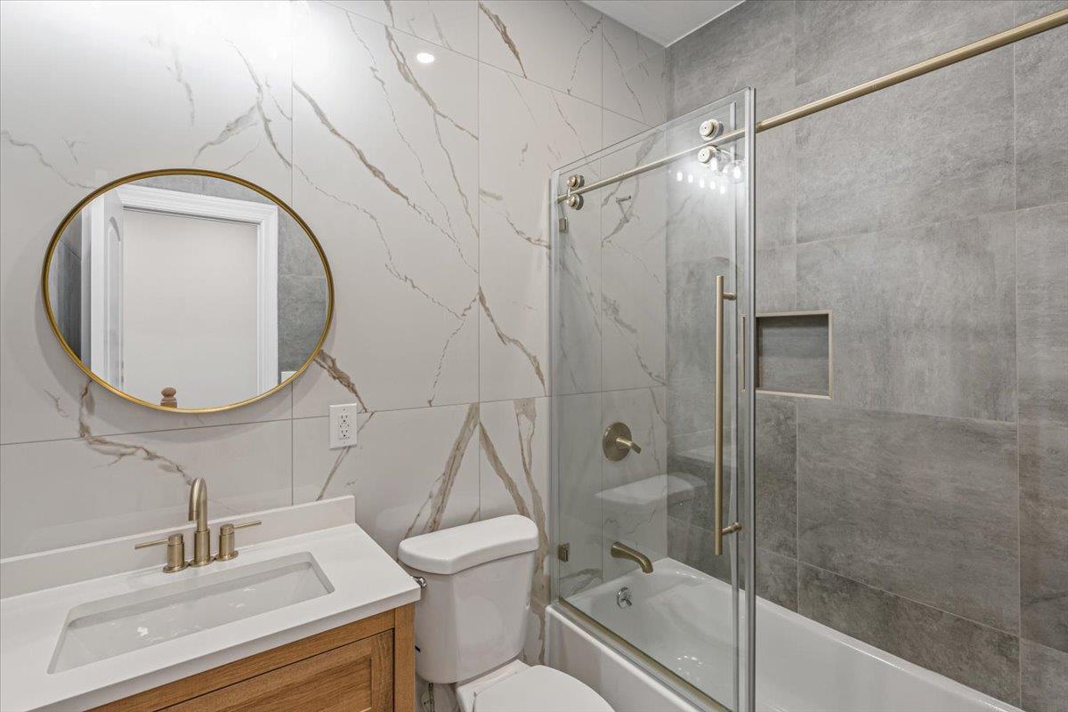 Single Family Van Buren  Brooklyn, NY 11221, MLS-868664-12