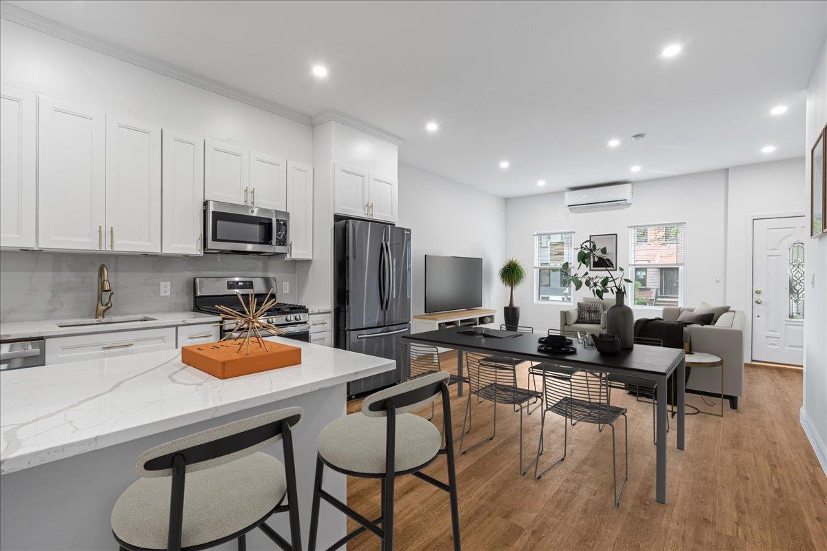 Single Family Van Buren  Brooklyn, NY 11221, MLS-868664-17