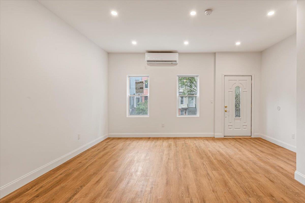Single Family Van Buren  Brooklyn, NY 11221, MLS-868664-20