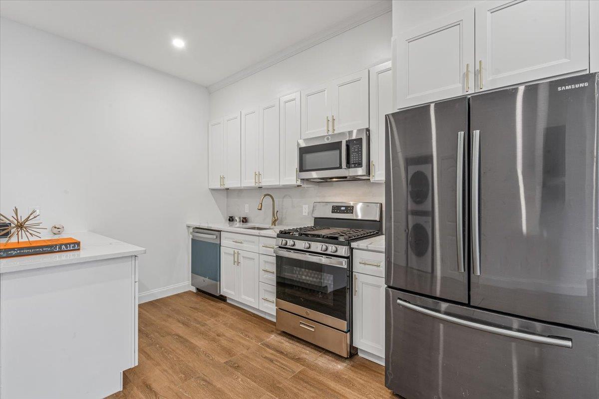 Single Family Van Buren  Brooklyn, NY 11221, MLS-868664-21