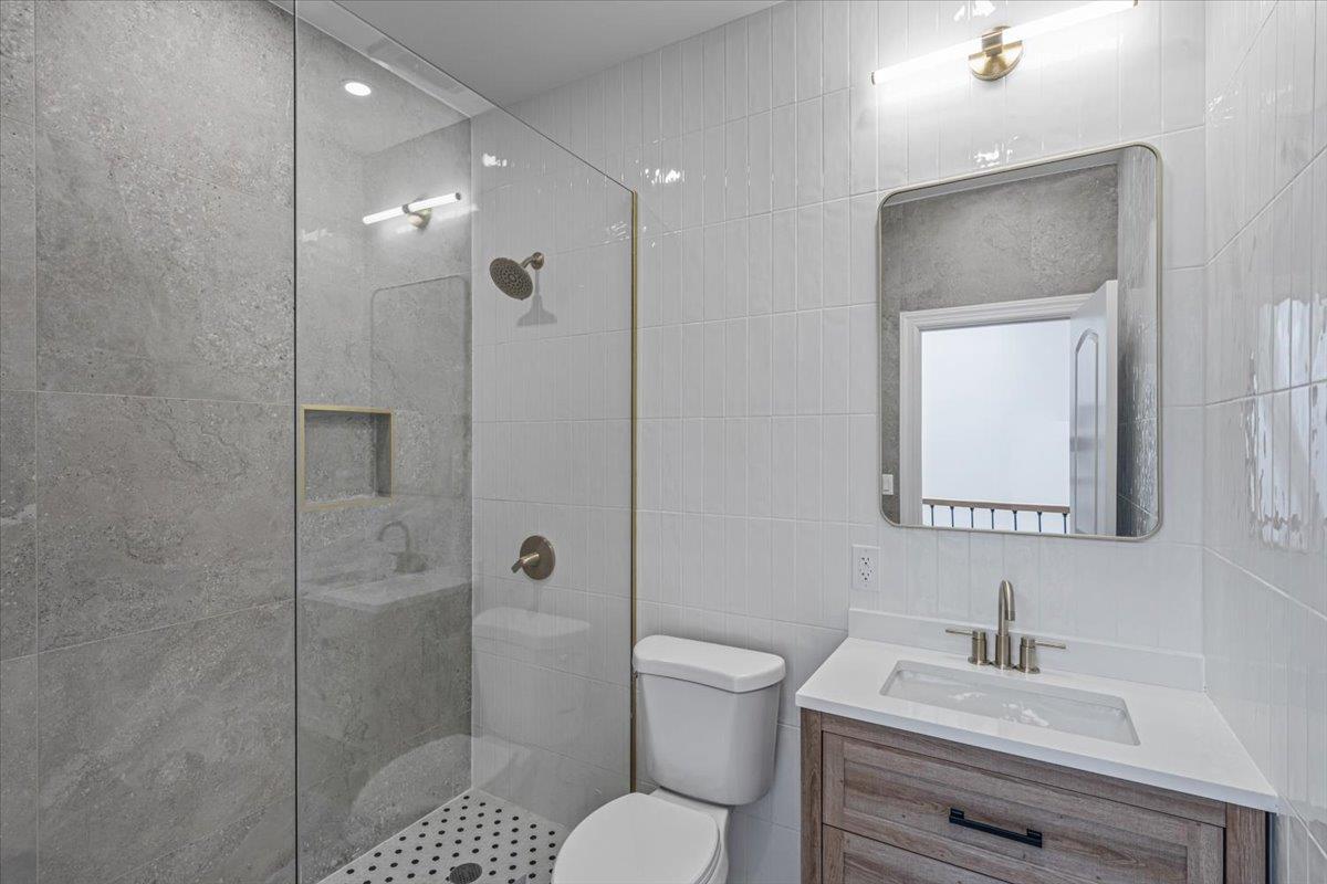 Single Family Van Buren  Brooklyn, NY 11221, MLS-868664-31