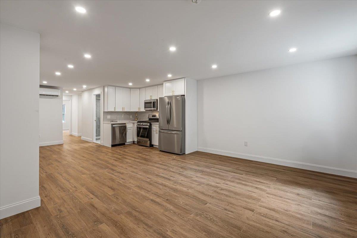 Single Family Van Buren  Brooklyn, NY 11221, MLS-868664-4