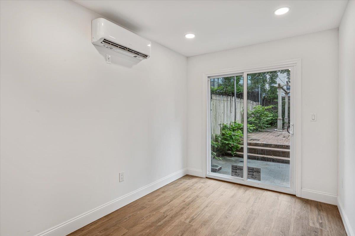 Single Family Van Buren  Brooklyn, NY 11221, MLS-868664-7
